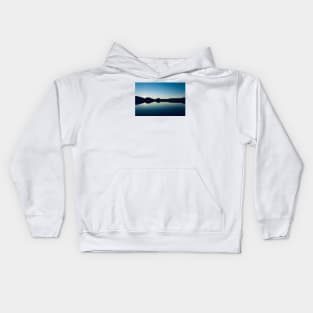 Clear lines in the water / Swiss Artwork Photography Kids Hoodie